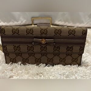 Gucci Canvas GG Wallet